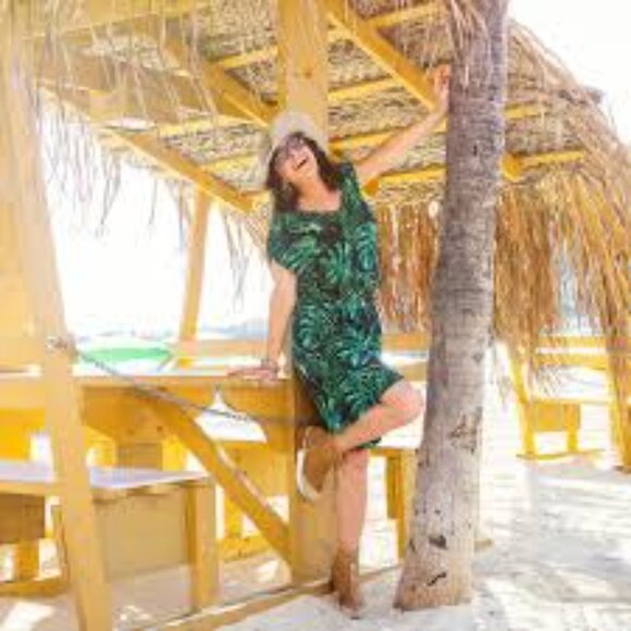 Green Leaf Print Brazil Knit Romper capri length - Picture 9 of 9